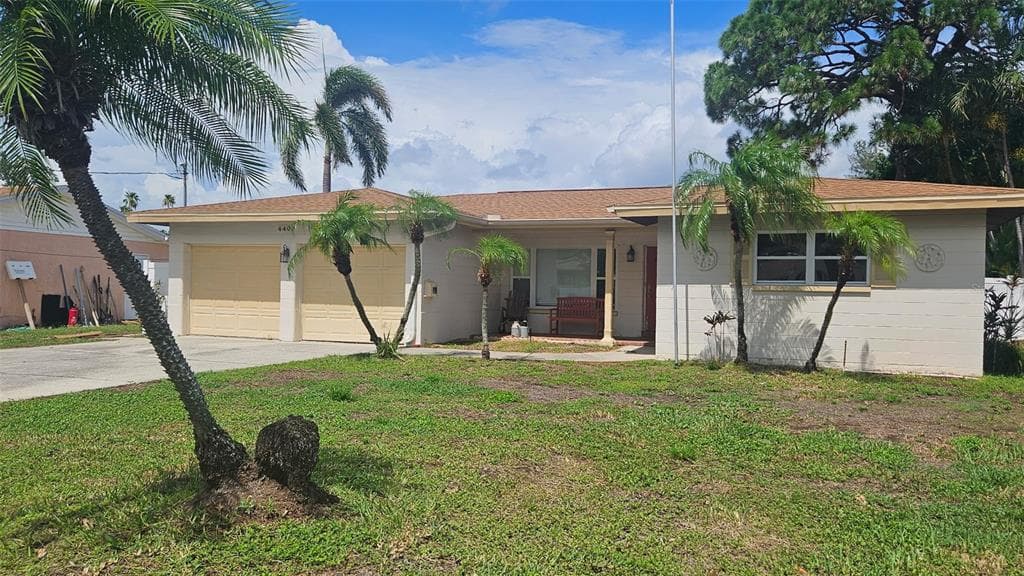 4400 HUNTINGTON STREET NE, ST PETERSBURG, FL 33703