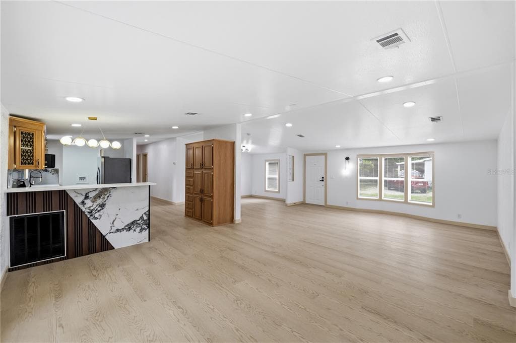 8726 N MEADOWVIEW CIR, TAMPA, FL 33625 — zdjęcie 5