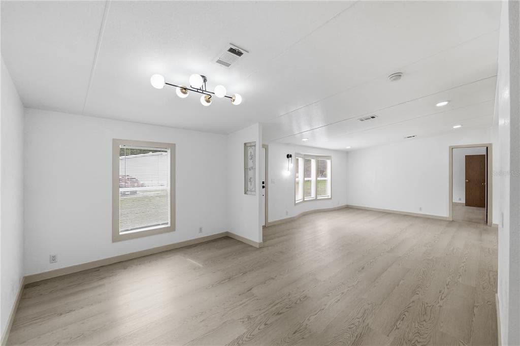 8726 N MEADOWVIEW CIR, TAMPA, FL 33625 — zdjęcie 4