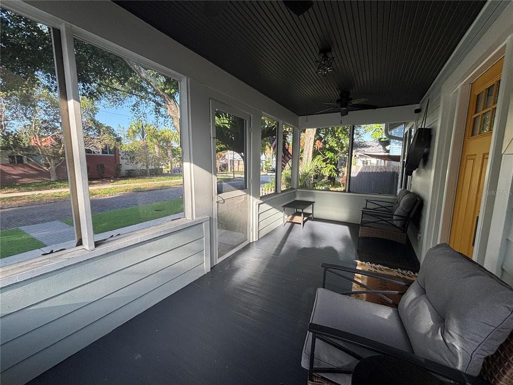 1323 7TH AVENUE N, ST PETERSBURG, FL 33705 — zdjęcie 3