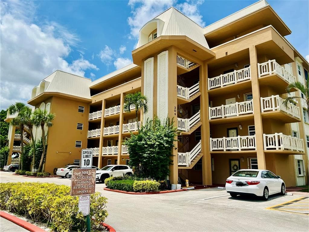 304 GOLFVIEW ROAD # PH7, NORTH PALM BEACH, FL 33408