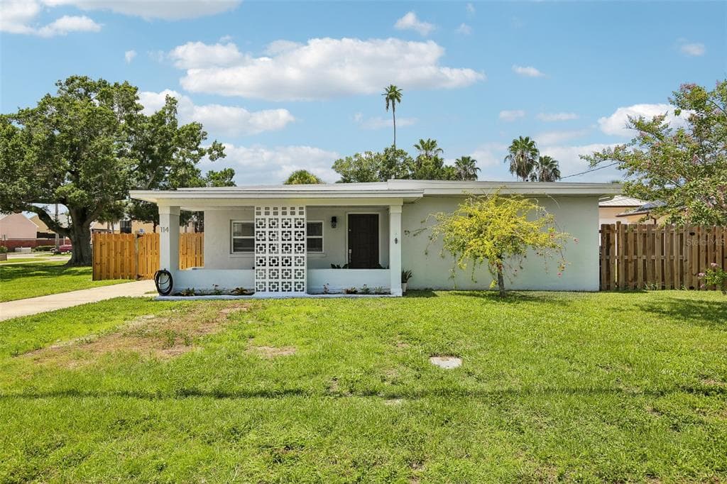 114 LAKE JUDY LEE DRIVE, LARGO, FL 33771