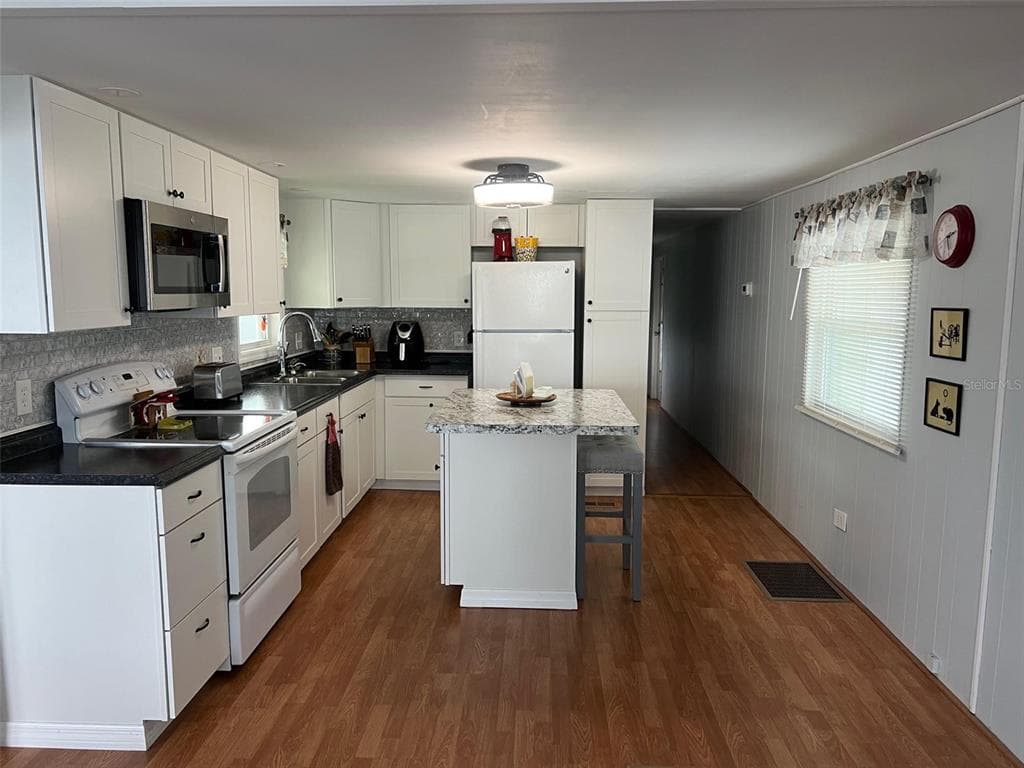 11300 124TH AVENUE # 122, LARGO, FL 33778 — zdjęcie 4