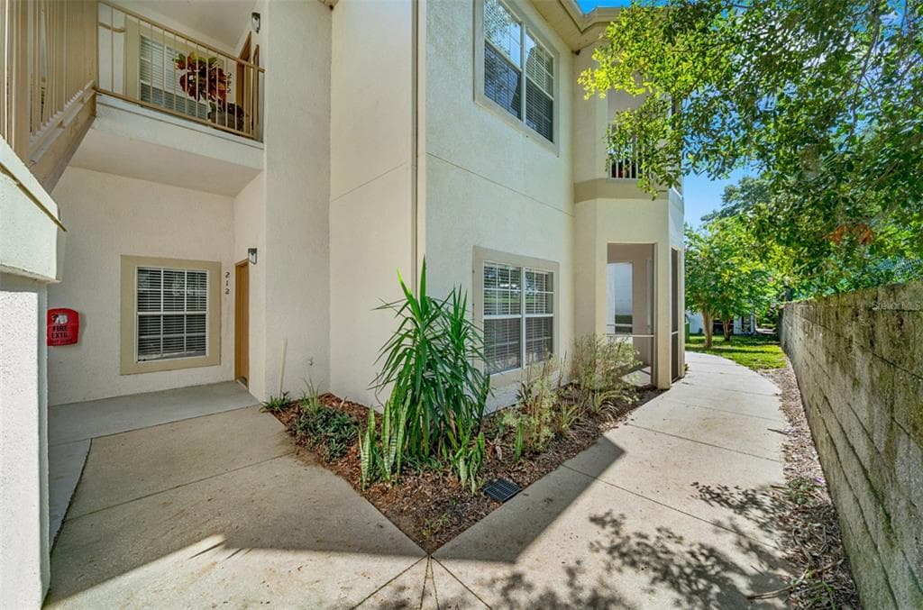 970 N SPRING GARDEN AVENUE # 212, DELAND, FL 32720 — zdjęcie 2