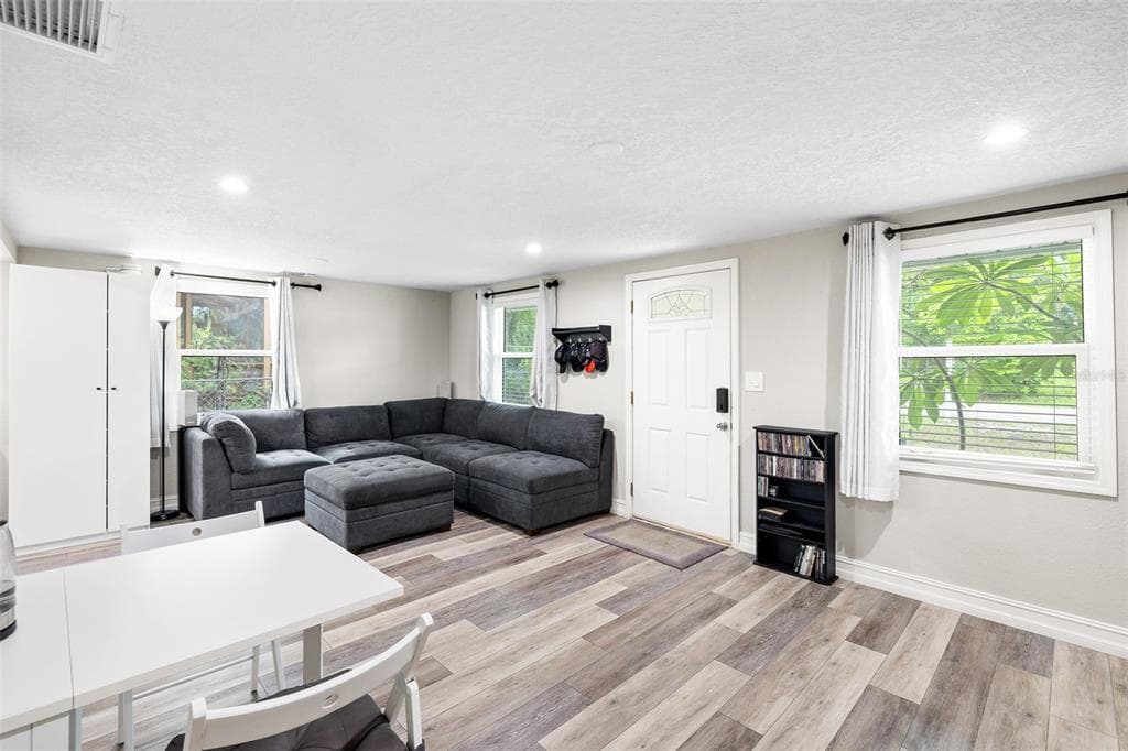 7225 33RD STREET N, ST PETERSBURG, FL 33702 — zdjęcie 5