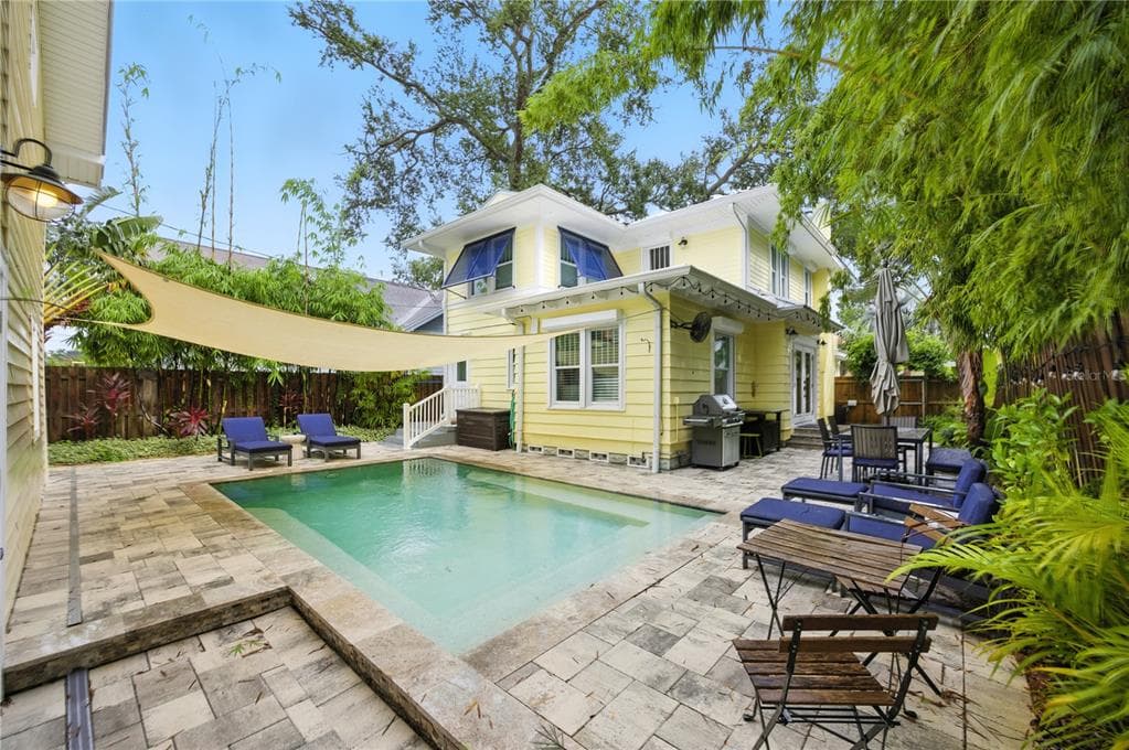 221 13TH AVENUE NE, ST PETERSBURG, FL 33701 — zdjęcie 2