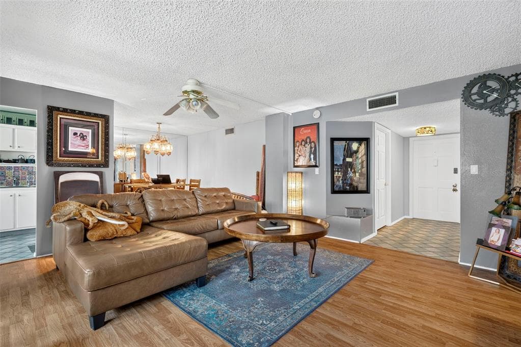 6960 20TH AVENUE N # 105, ST PETERSBURG, FL 33710 — zdjęcie 4