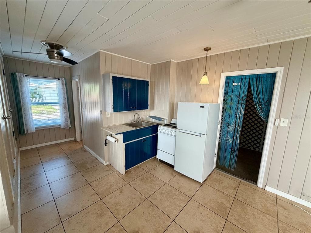 3452 9TH AVENUE N # Lower, ST PETERSBURG, FL 33713 — zdjęcie 2