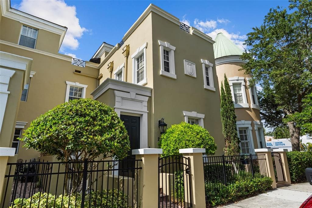 2419 VICTORIA GARDENS LANE, TAMPA, FL 33609 — zdjęcie 2