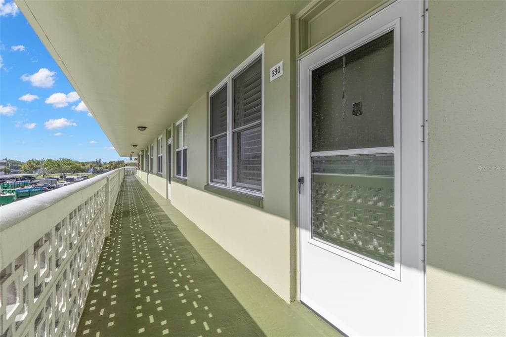 4890 BAY STREET NE # 330, ST PETERSBURG, FL 33703 — zdjęcie 2