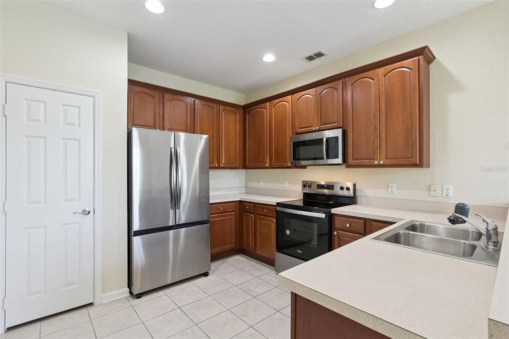 1431 SHALLCROSS AVENUE, ORLANDO, FL 32828 — zdjęcie 4