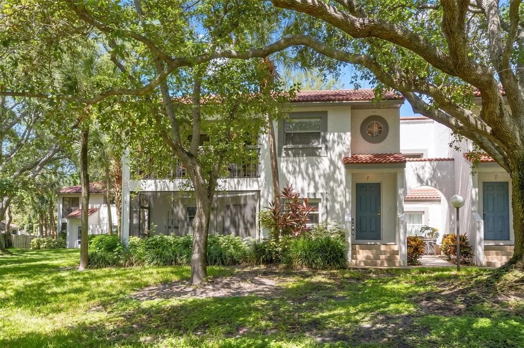 500 SANTA CRUZ PLACE NE # F, ST PETERSBURG, FL 33703 — zdjęcie 2