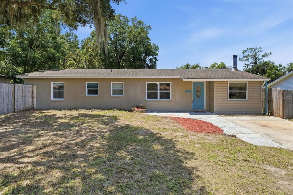3104 GARDEN ROAD, EUSTIS, FL 32726
