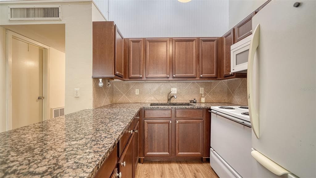 500 N JEFFERSON AVENUE # B-5, SARASOTA, FL 34237 — zdjęcie 5