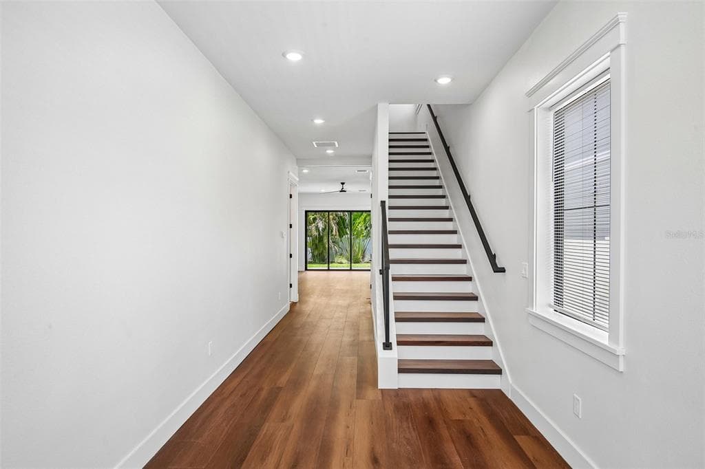 3819 71ST STREET N, ST PETERSBURG, FL 33709 — zdjęcie 3