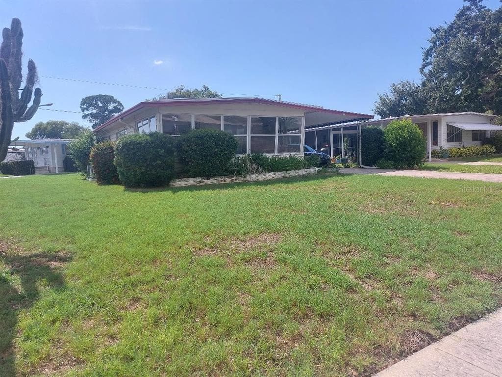 61 HARBOR WAY # 22, PALM HARBOR, FL 34684