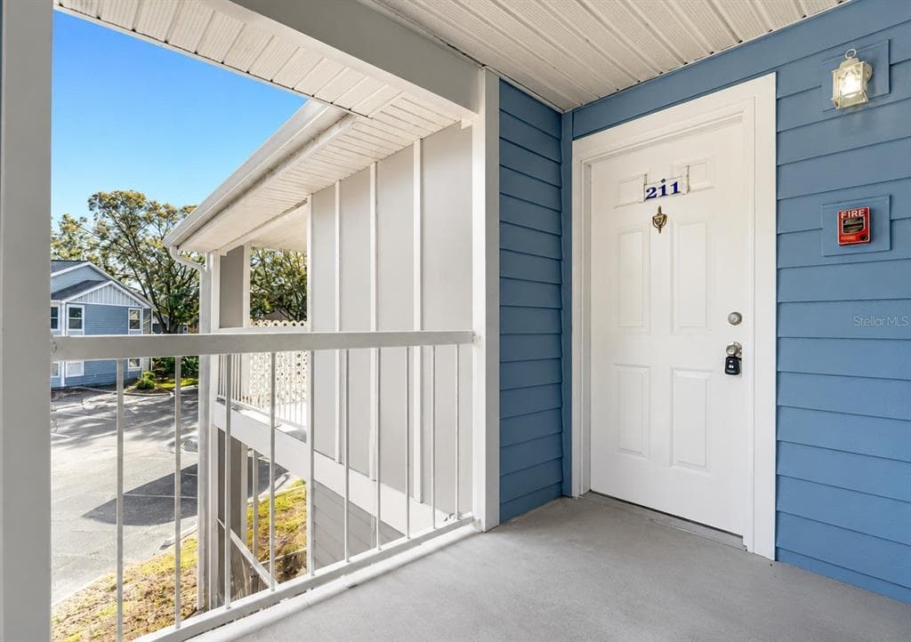 2585 GRASSY POINT DRIVE # 211, LAKE MARY, FL 32746