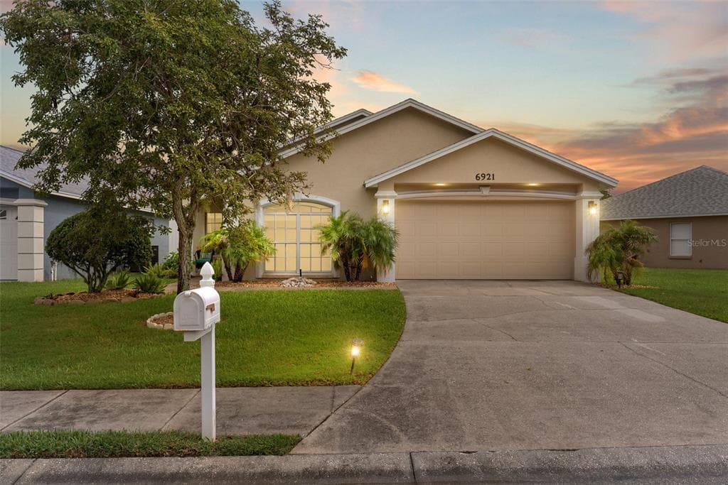 6921 SHIMMERING DRIVE, LAKELAND, FL 33813