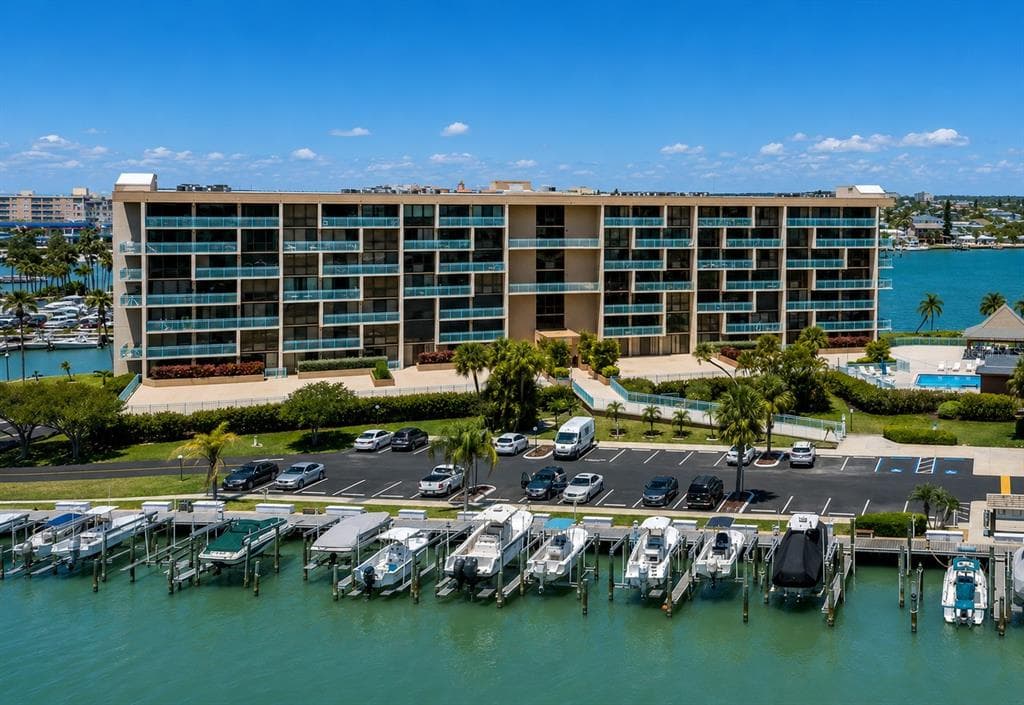 1 KEY CAPRI # 102W, TREASURE ISLAND, FL 33706 — zdjęcie 2