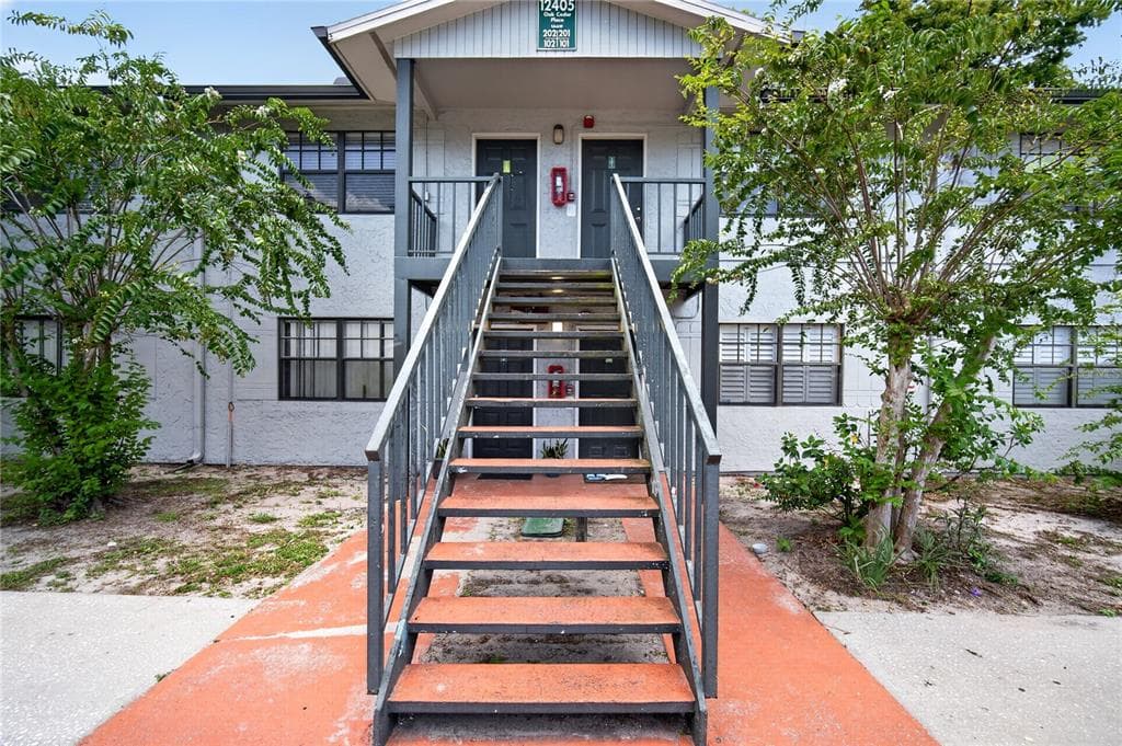 12405 OAK CEDAR PLACE # 202, TAMPA, FL 33612