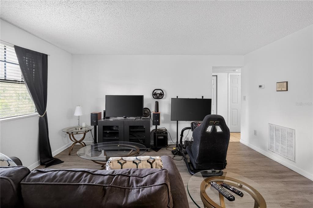 12405 OAK CEDAR PLACE # 202, TAMPA, FL 33612 — zdjęcie 4