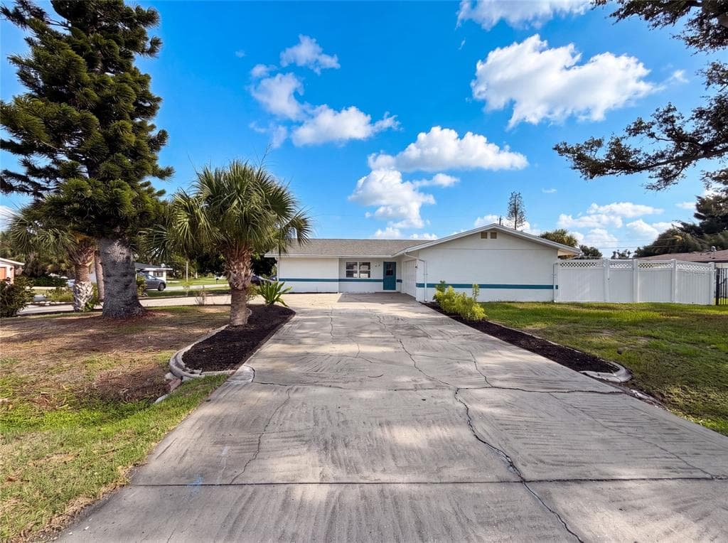 1672 JUPITER ROAD, VENICE, FL 34293