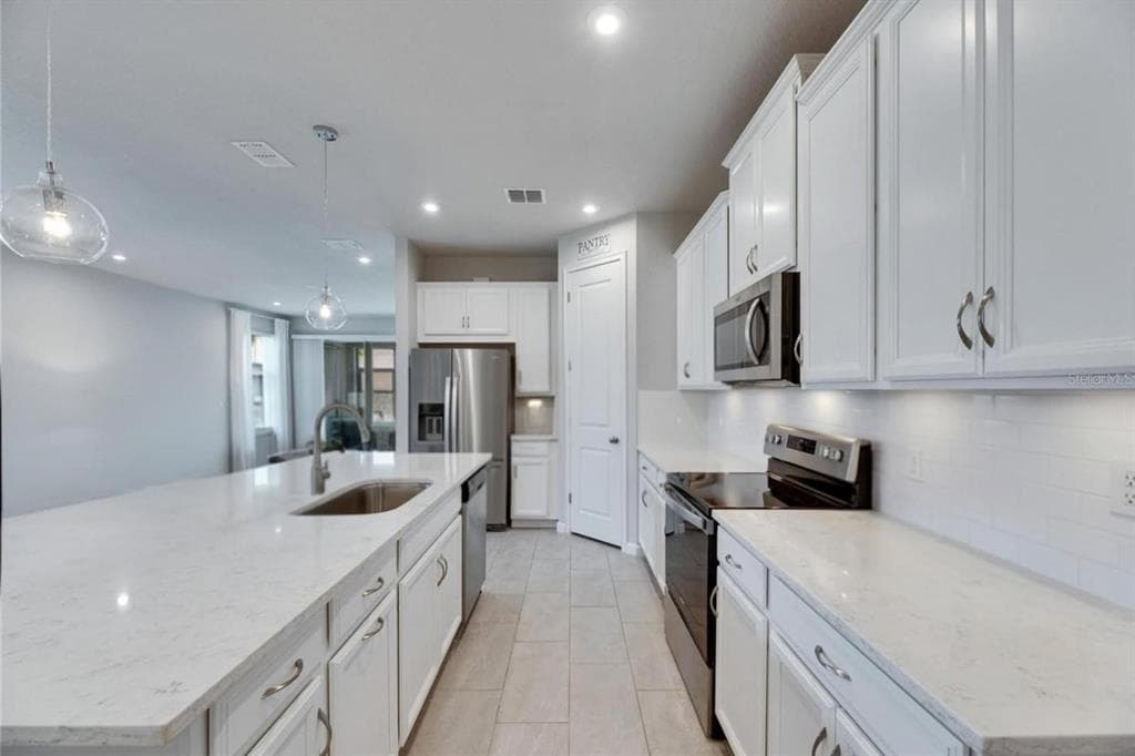 3719 LAUGHING DOVE AVENUE, SUN CITY CENTER, FL 33573 — zdjęcie 2