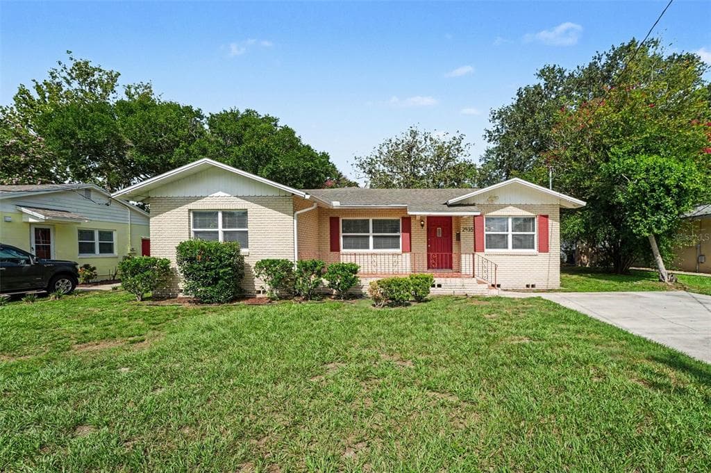 2935 WOODLAND HILLS AVENUE, LAKELAND, FL 33803