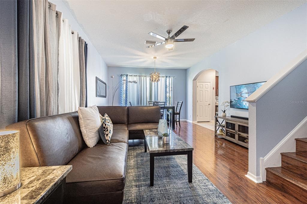 1031 PASEO DEL RIO NE, ST PETERSBURG, FL 33702 — zdjęcie 2