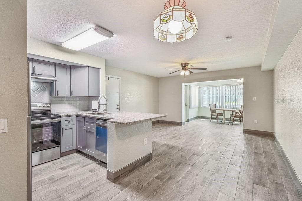 5111 AMULET DRIVE # 104, NEW PORT RICHEY, FL 34652 — zdjęcie 4