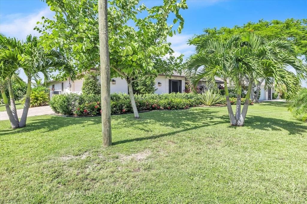 1903 SE 29TH LANE, CAPE CORAL, FL 33904 — zdjęcie 4