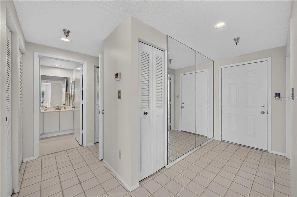 8001 SAILBOAT KEY BOULEVARD S # 201, ST PETE BEACH, FL 33707 — zdjęcie 4