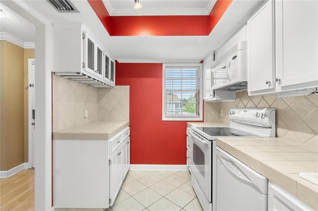 3823 N OAK DRIVE # K22, TAMPA, FL 33611 — zdjęcie 5