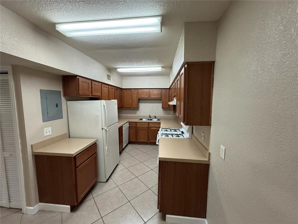 1355 DREW STREET # 101, CLEARWATER, FL 33755 — zdjęcie 4