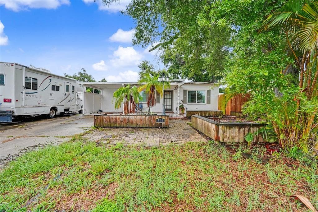 824 67TH STREET S, ST PETERSBURG, FL 33707 — zdjęcie 2