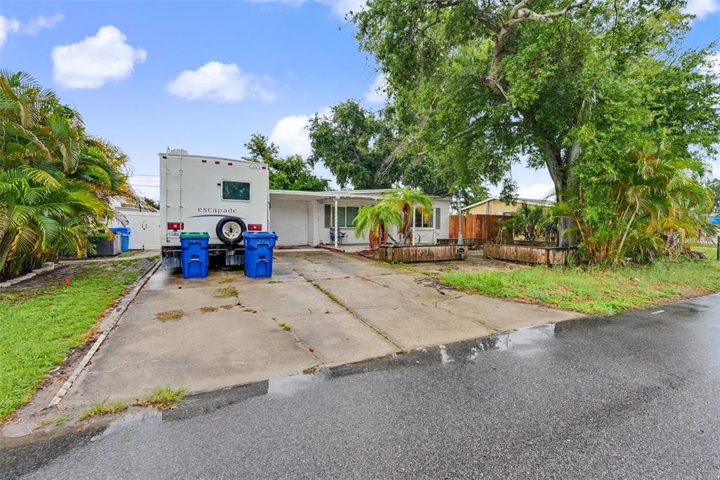 824 67TH STREET S, ST PETERSBURG, FL 33707 — zdjęcie 5