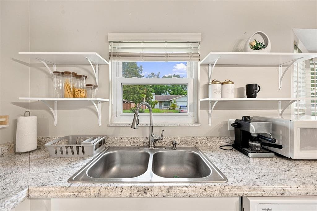 670 KIRKLAND CIRCLE, DUNEDIN, FL 34698 — zdjęcie 5