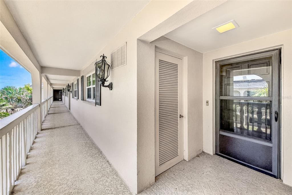 147 BLUFF VIEW DRIVE # 304, LARGO, FL 33770 — zdjęcie 2