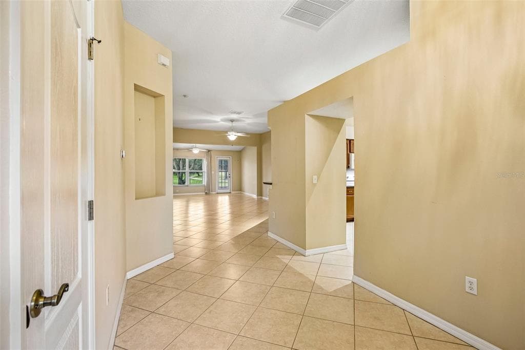 2008 GRANTHAM GREENS DRIVE, SUN CITY CENTER, FL 33573 — zdjęcie 5