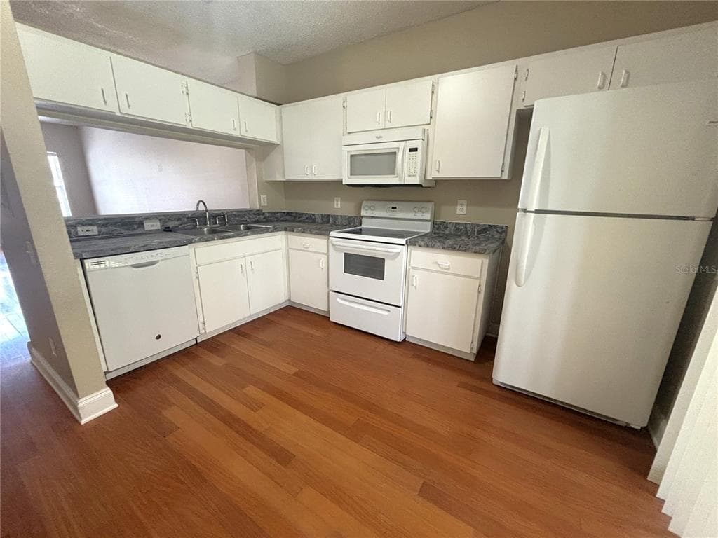 6235 BAYSIDE KEY DRIVE, TAMPA, FL 33615 — zdjęcie 5