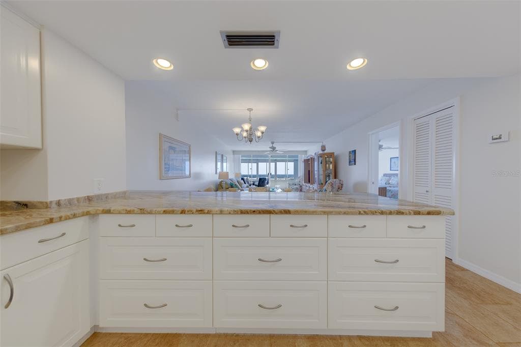 17920 GULF BOULEVARD # 1808, REDINGTON SHORES, FL 33708 — zdjęcie 2