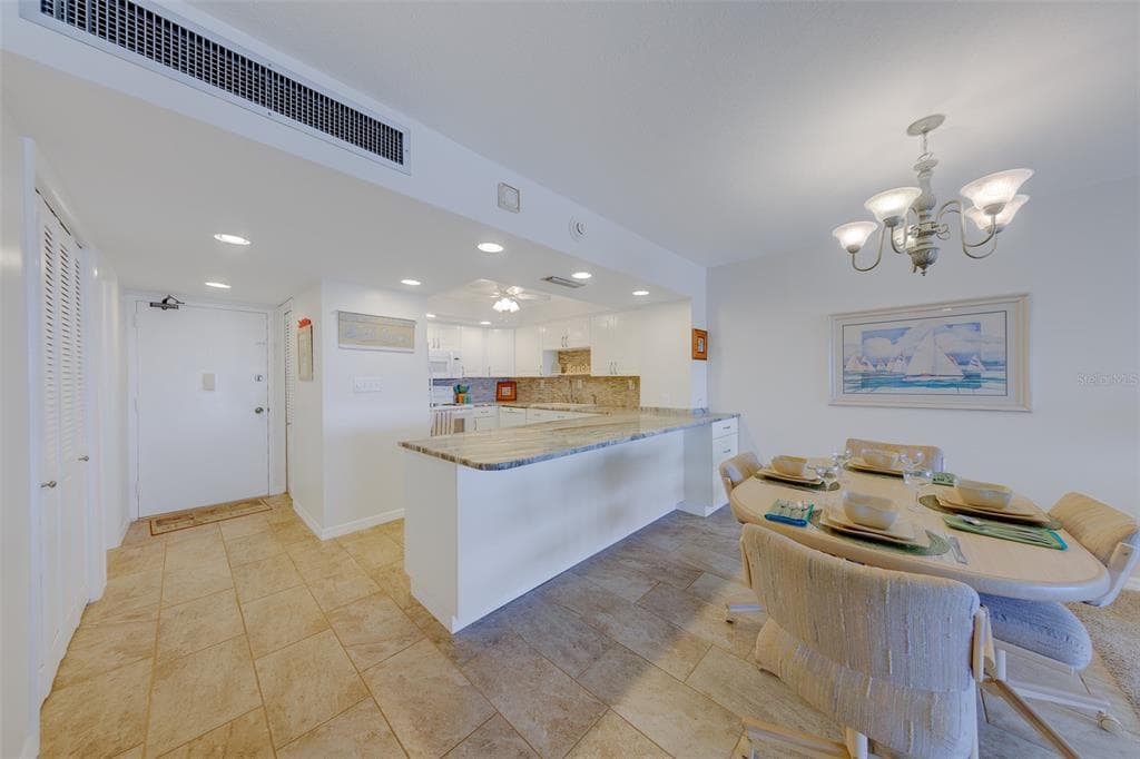 17920 GULF BOULEVARD # 1808, REDINGTON SHORES, FL 33708 — zdjęcie 3