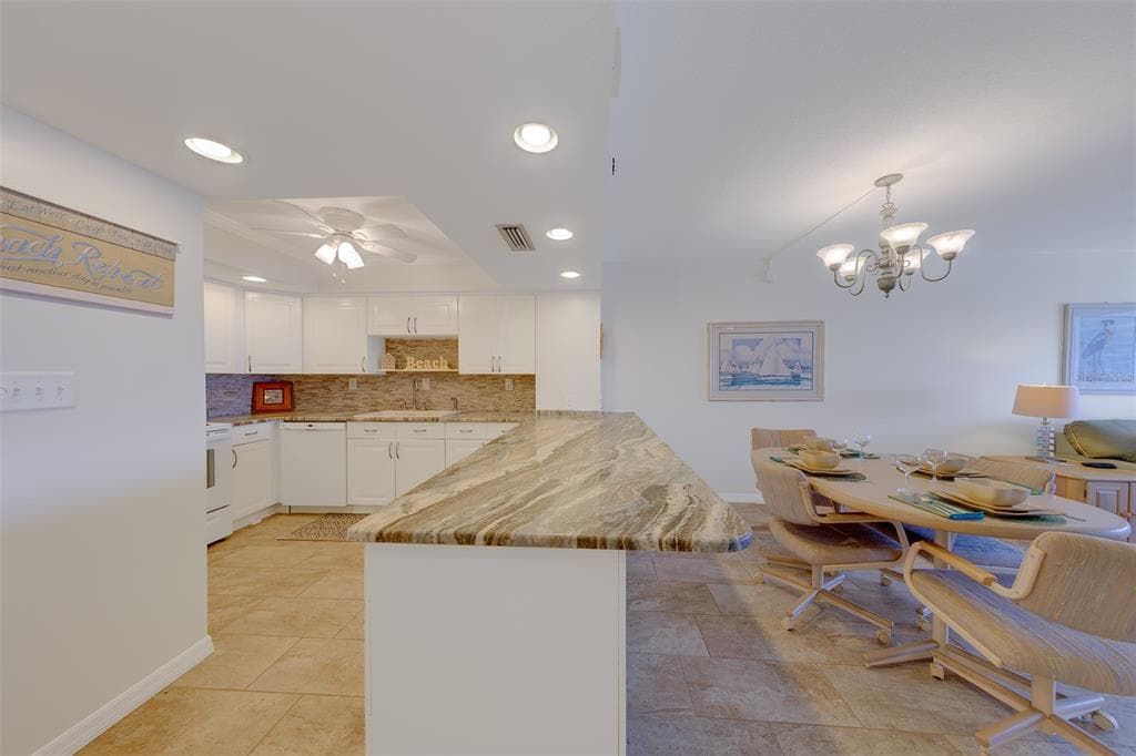 17920 GULF BOULEVARD # 1808, REDINGTON SHORES, FL 33708 — zdjęcie 4
