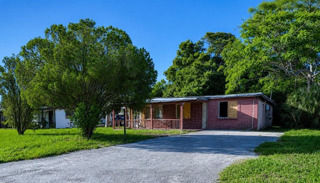 8528 N 92ND TERRACE, SEMINOLE, FL 33777