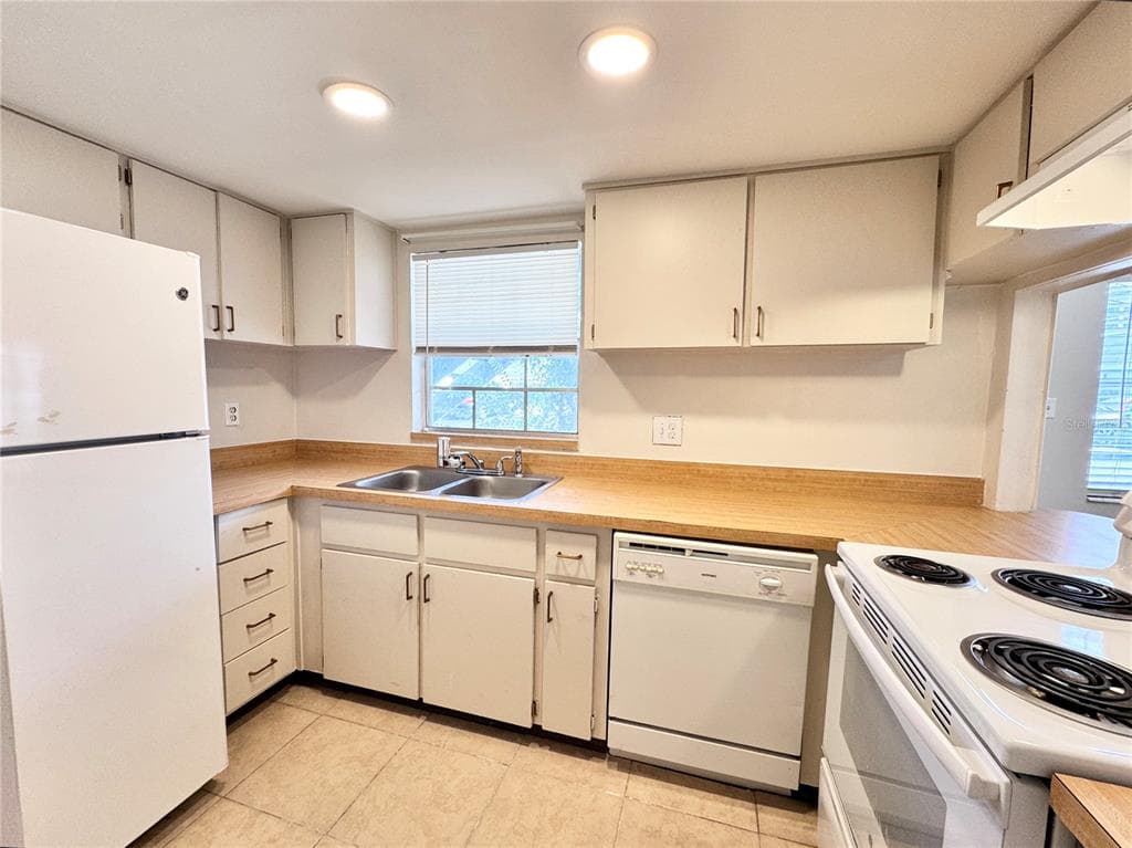 1000 S SEMORAN BOULEVARD # 305, WINTER PARK, FL 32792 — zdjęcie 2