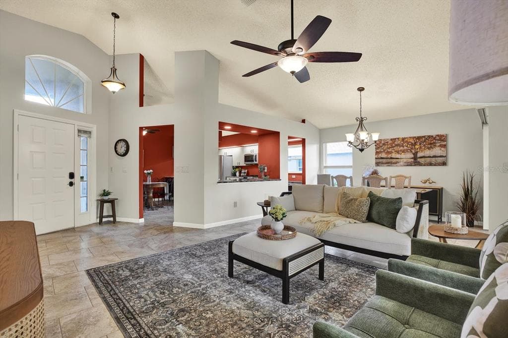 2023 PRESTANCIA LANE, SUN CITY CENTER, FL 33573 — zdjęcie 4
