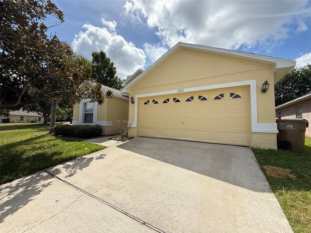 1221 SINGLETON CIRCLE, GROVELAND, FL 34736