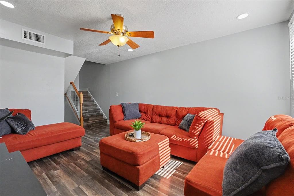 4505 LA CAPRI COURT, TAMPA, FL 33611 — zdjęcie 4
