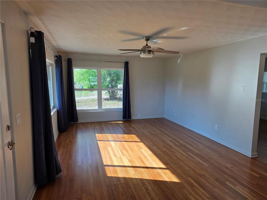 915 NORMAN DRIVE, MOUNT DORA, FL 32757 — zdjęcie 2