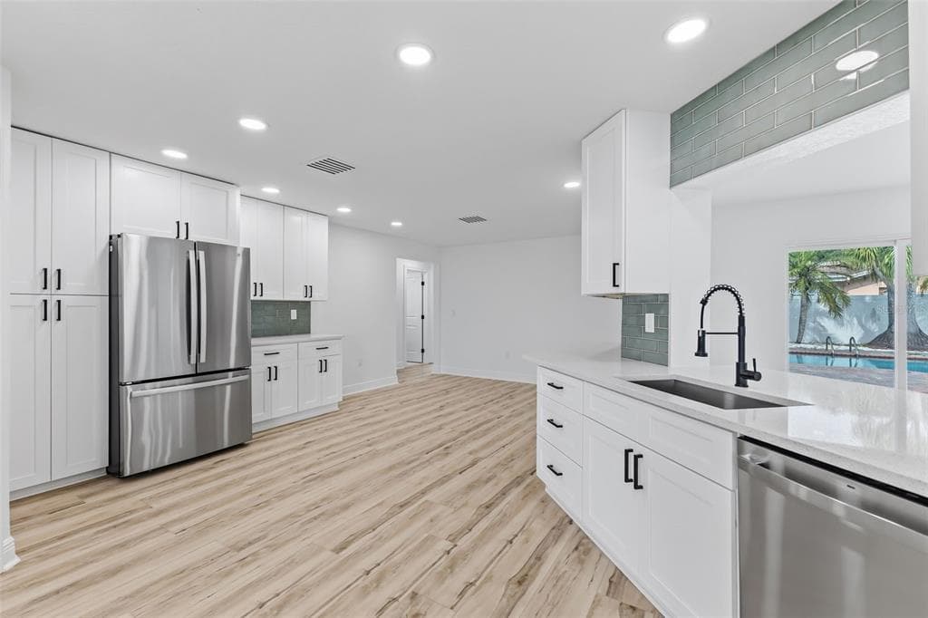 9354 119TH WAY, SEMINOLE, FL 33772 — zdjęcie 5